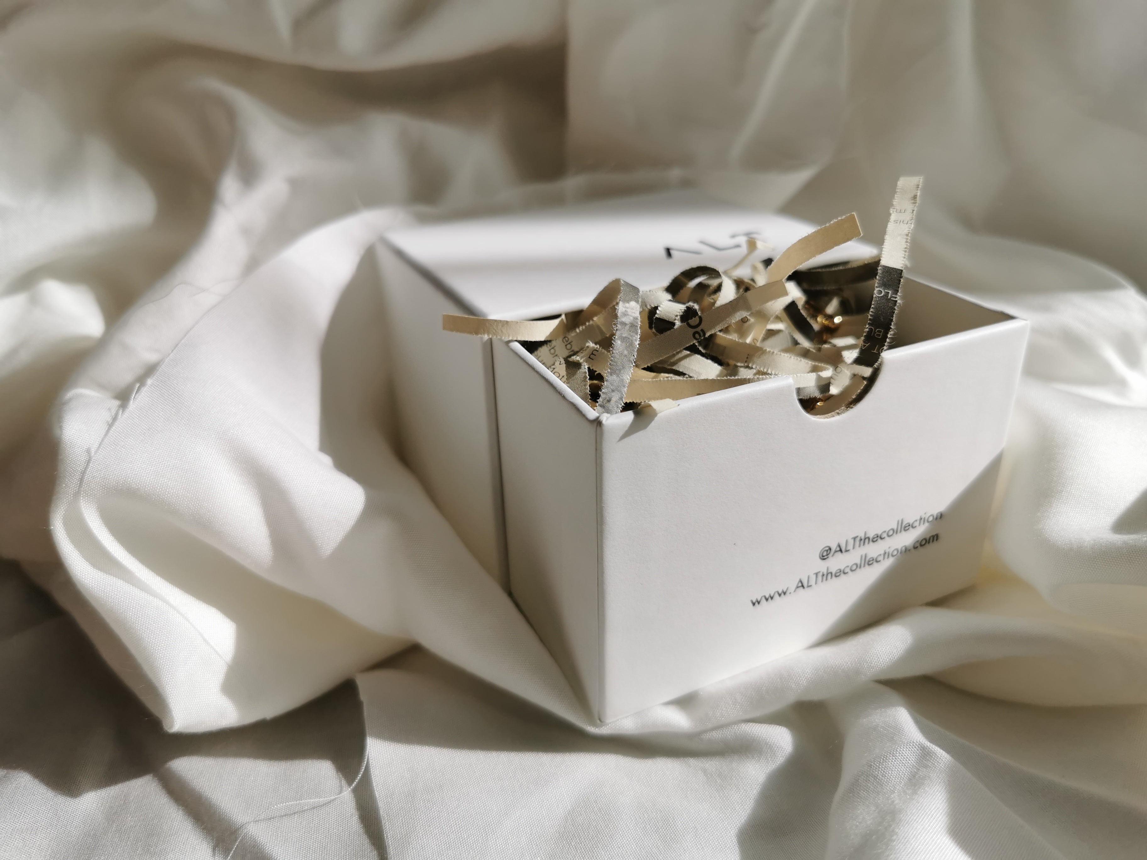 biodegradable paper box accessories rings cuffs