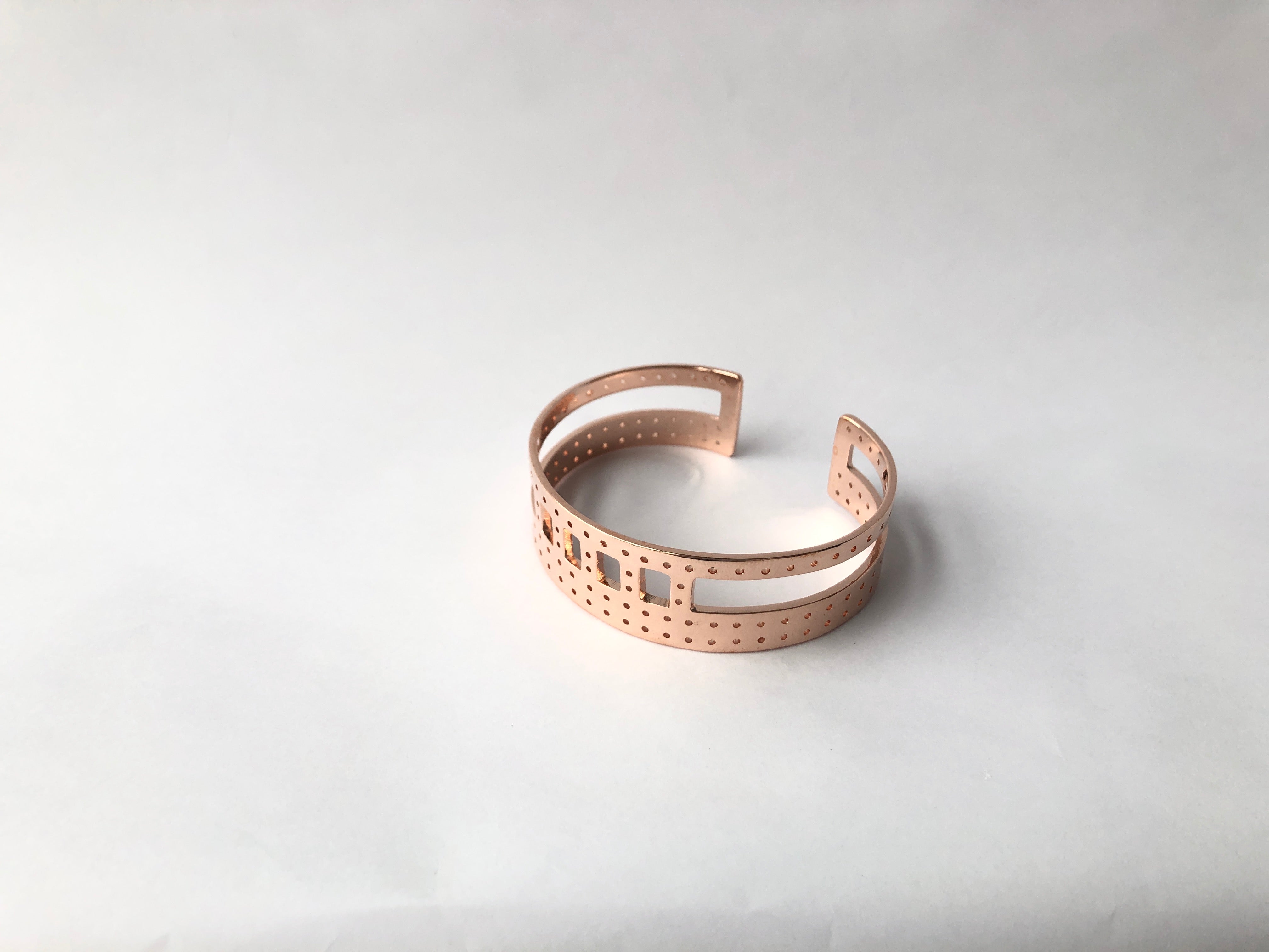 rosegold stylish sustainable jewelry women recycle materials